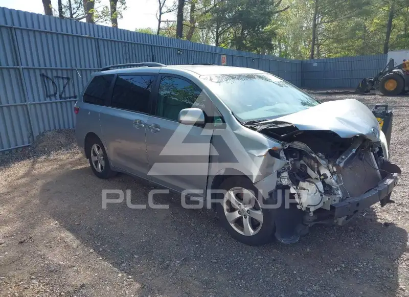 2016 Toyota SIENNA фото
