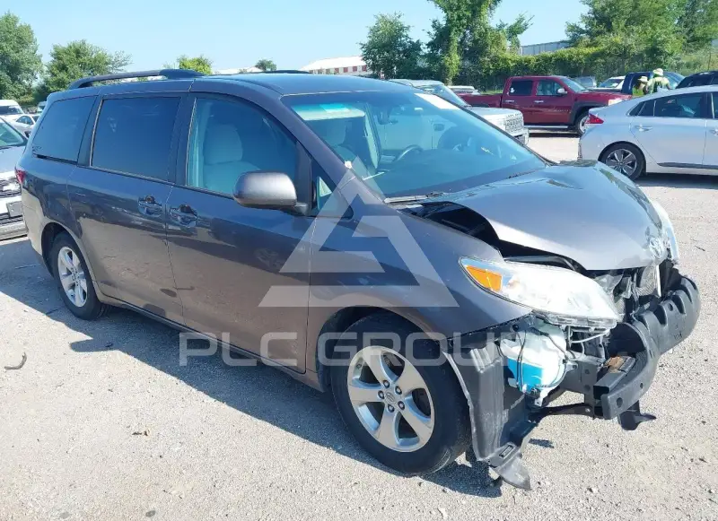 2016 Toyota SIENNA фото