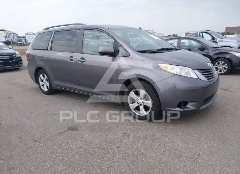 2016 Toyota SIENNA фото