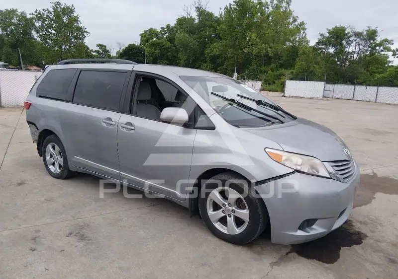 2016 Toyota SIENNA фото