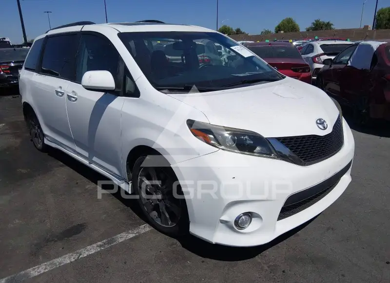 2016 Toyota SIENNA photo