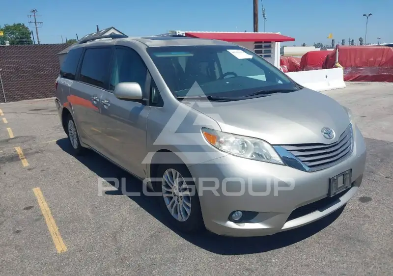 2016 Toyota SIENNA фото