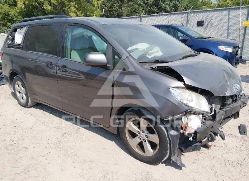 2016 Toyota SIENNA фото