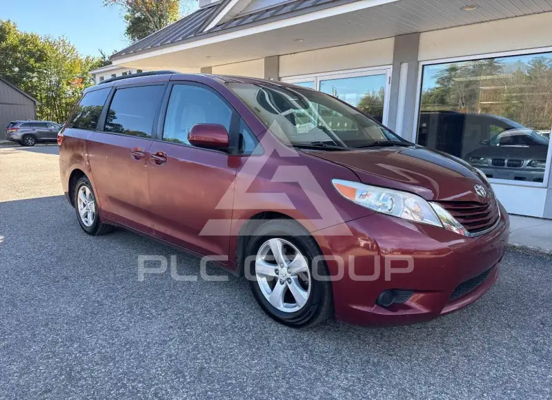 2016 Toyota SIENNA фото