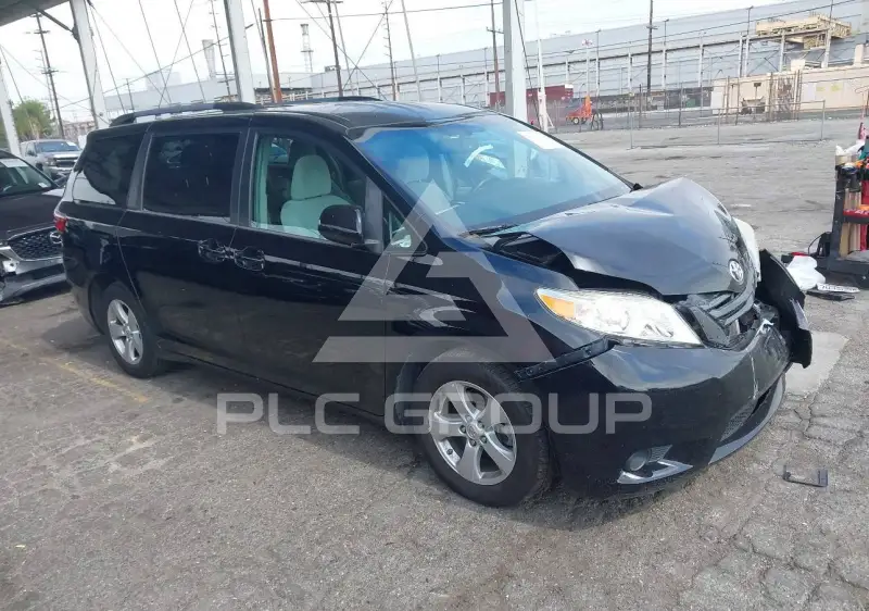 2016 Toyota SIENNA photo