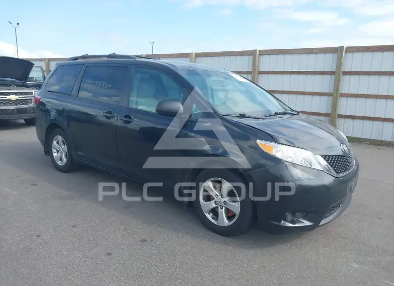 2016 Toyota SIENNA фото