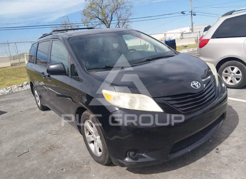 2016 Toyota SIENNA фото