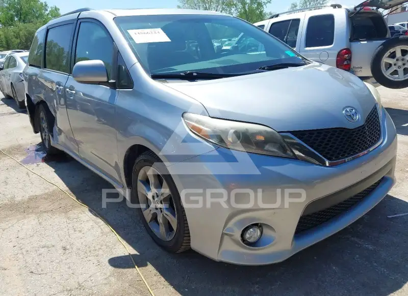 2016 Toyota SIENNA фото
