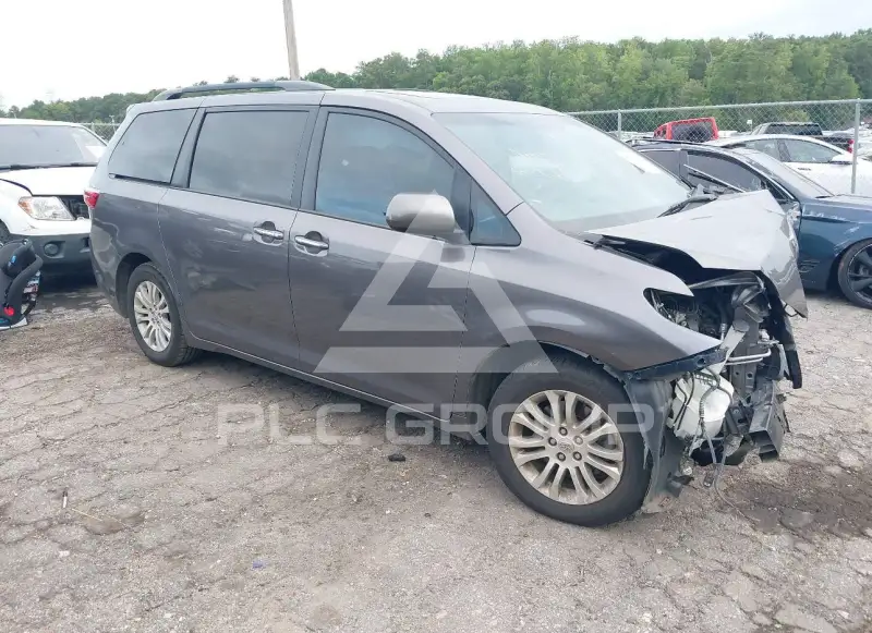 2016 Toyota SIENNA фото