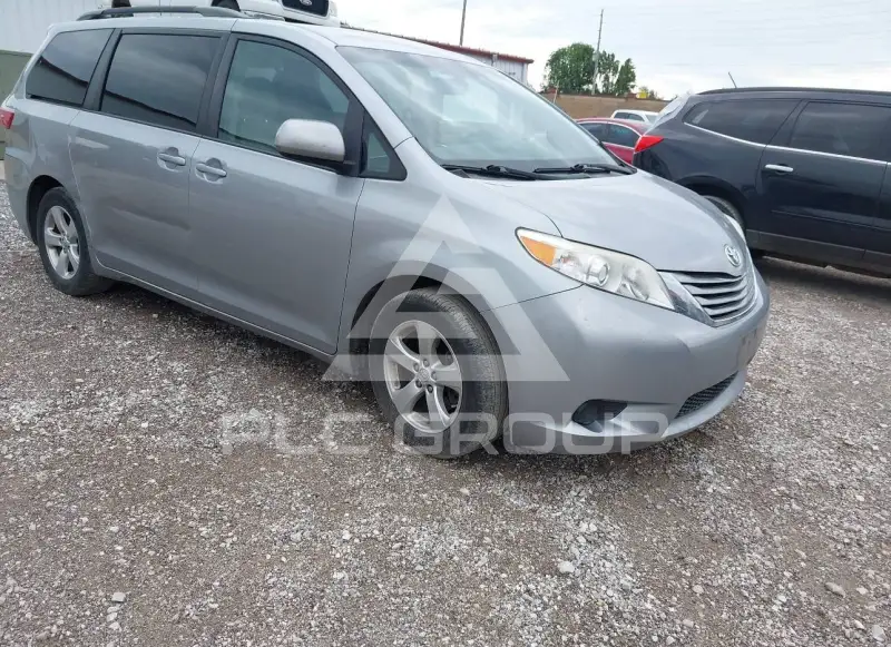 2016 Toyota SIENNA фото