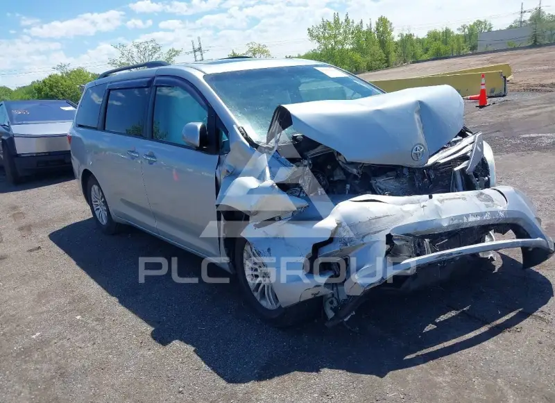 2016 Toyota SIENNA фото