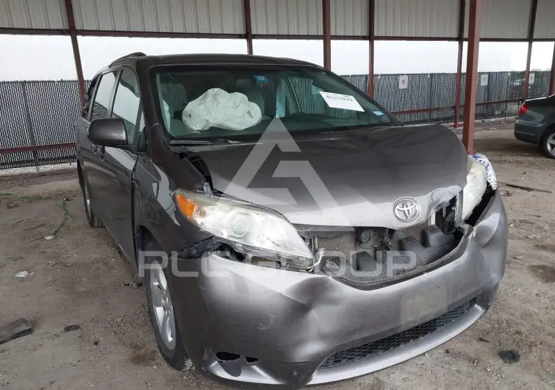 2016 Toyota SIENNA фото