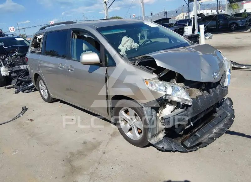 2016 Toyota SIENNA фото