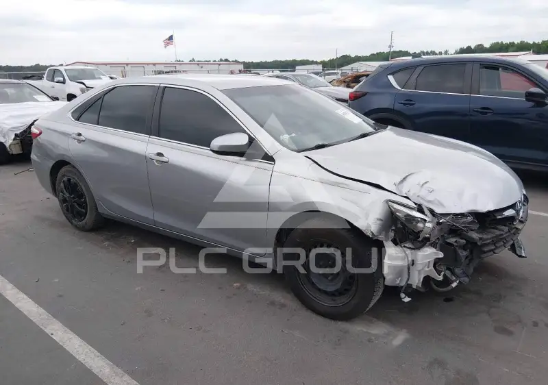 2016 Toyota CAMRY фото