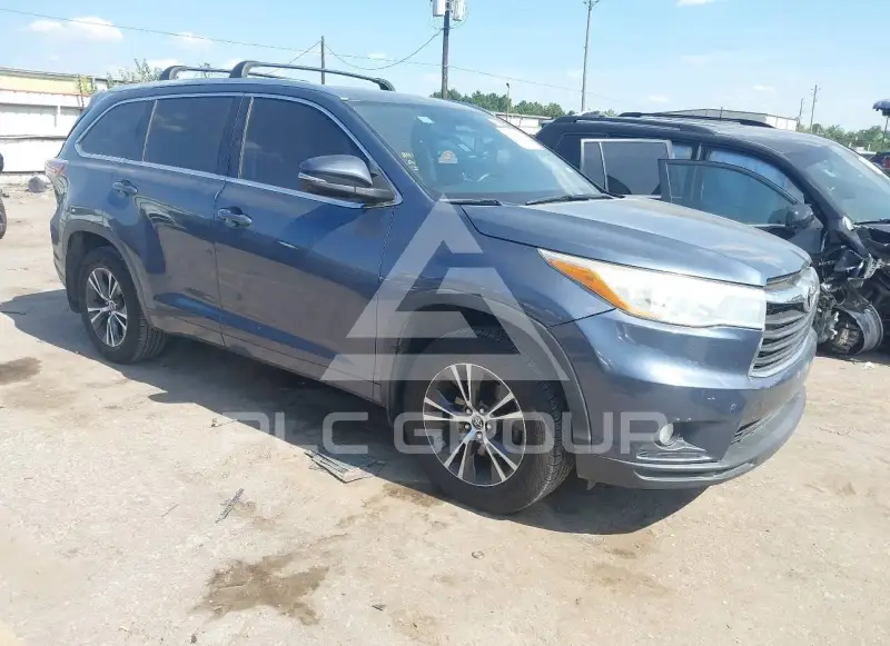 2016 Toyota Highlander photo