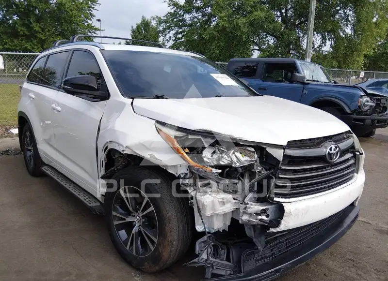 2016 Toyota Highlander photo