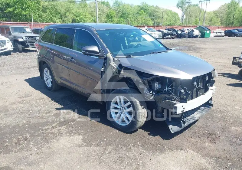 2016 Toyota Highlander photo