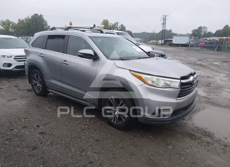 2016 Toyota Highlander photo