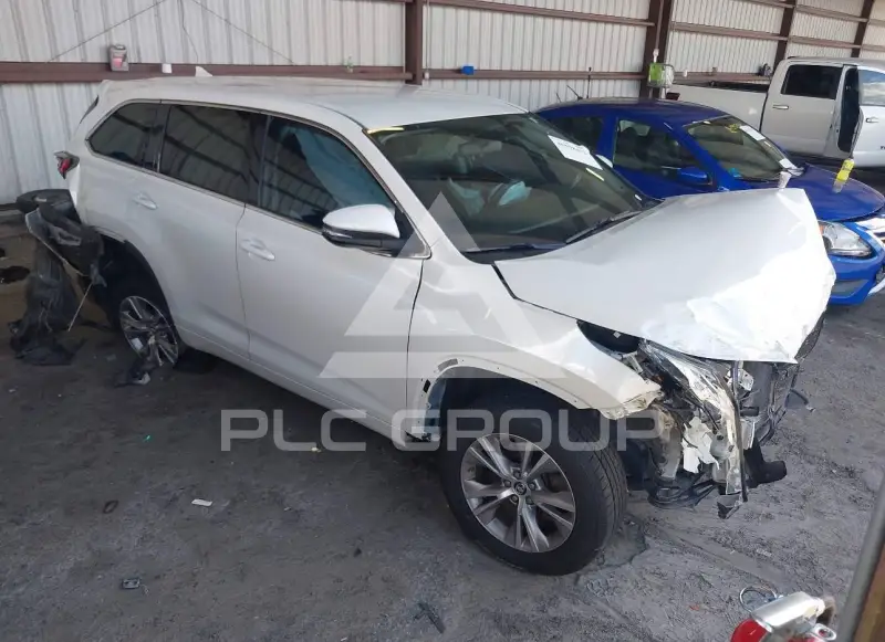 2016 Toyota Highlander photo