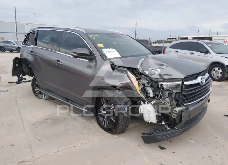 2016 Toyota Highlander photo