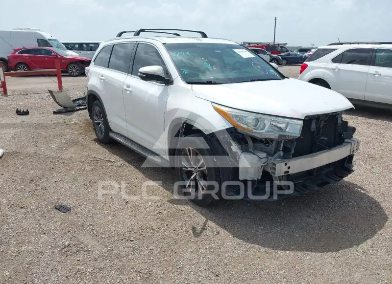 2016 Toyota Highlander photo