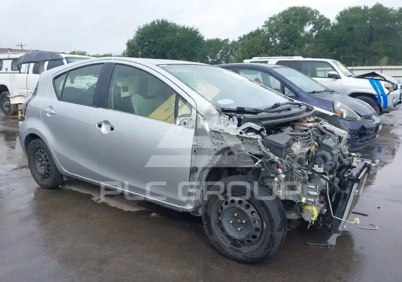 2016 Toyota PRIUS фото