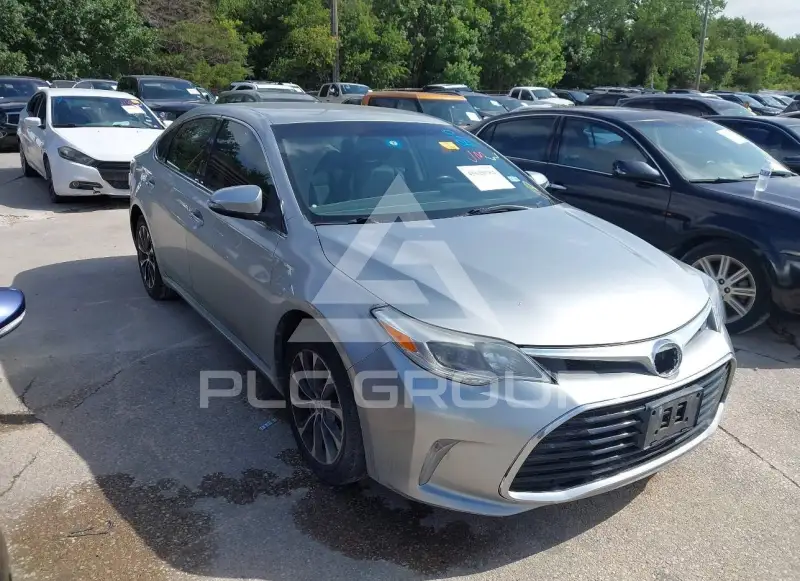 2016 Toyota AVALON photo