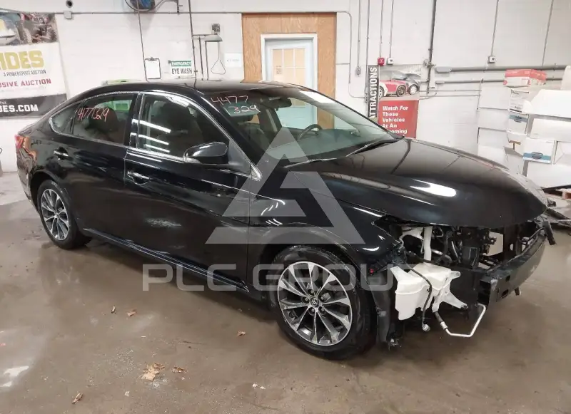 2016 Toyota AVALON photo
