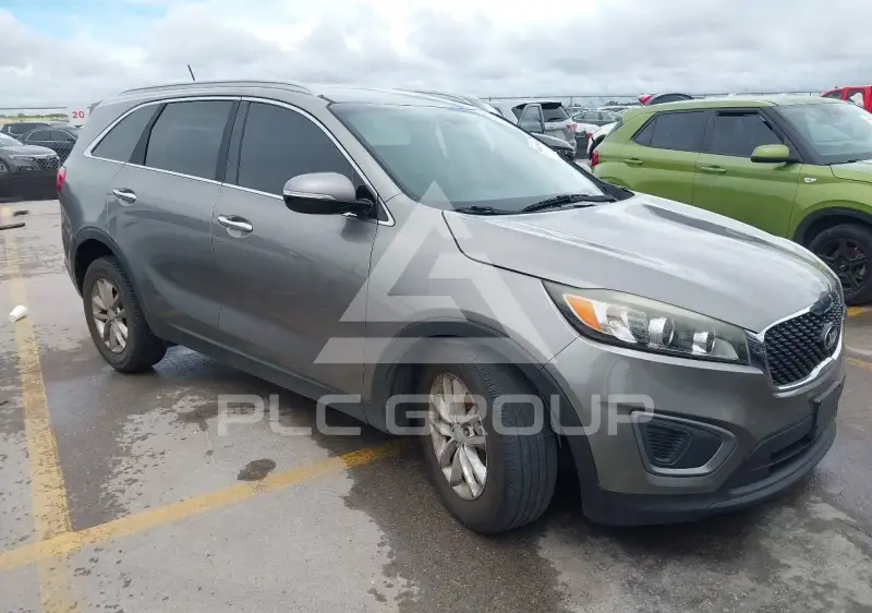2016 KIA Sorento photo