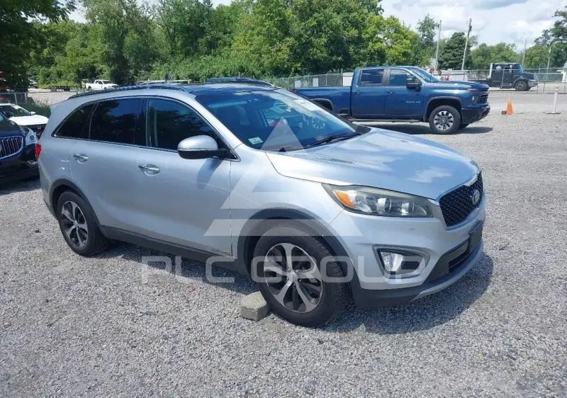 2016 KIA Sorento photo
