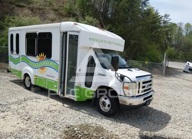 2016 Ford E-450 фото