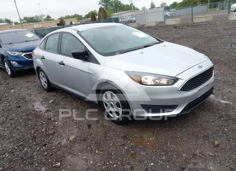 2016 Ford FOCUS photo