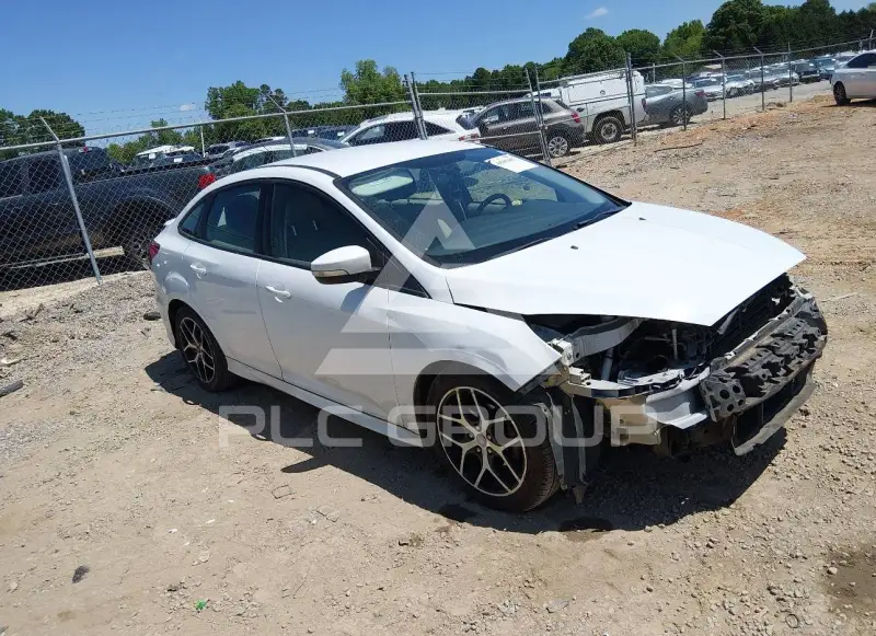 2016 Ford FOCUS photo