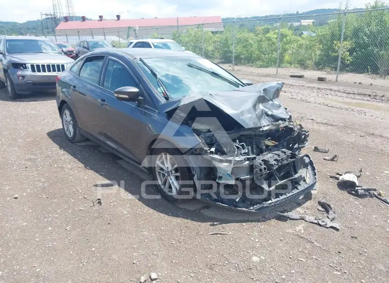 2016 Ford FOCUS photo