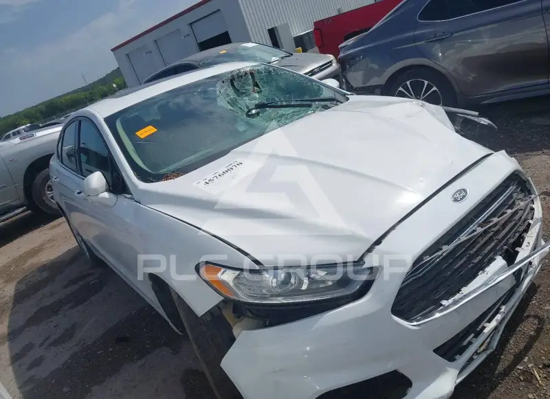 2016 Ford FUSION photo