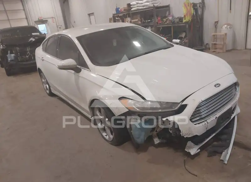 2016 Ford FUSION фото