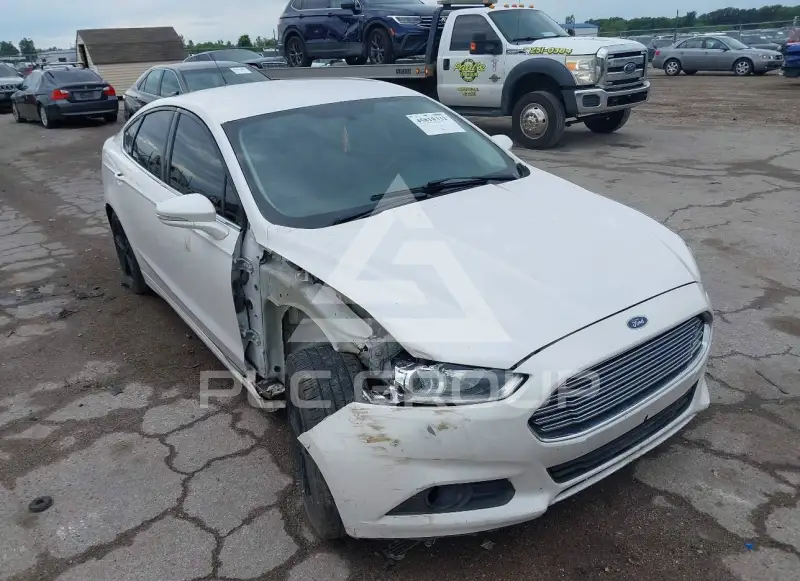 2016 Ford FUSION photo