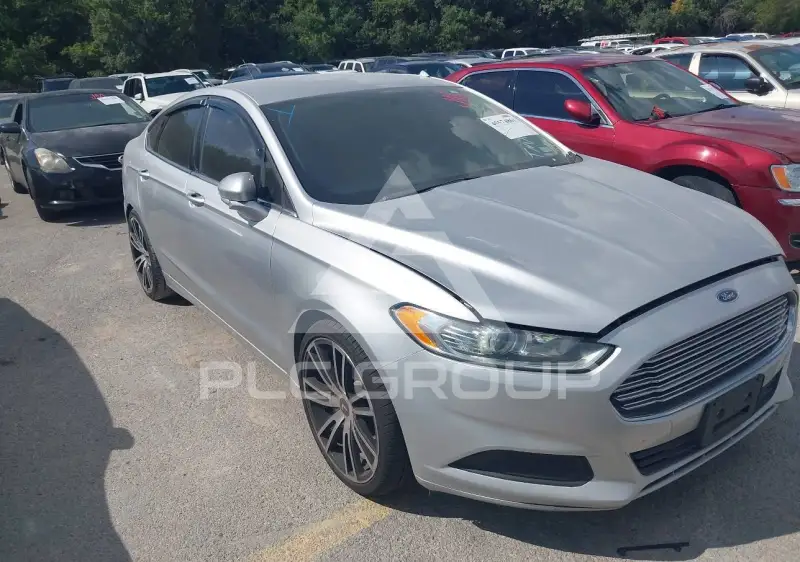 2016 Ford FUSION photo