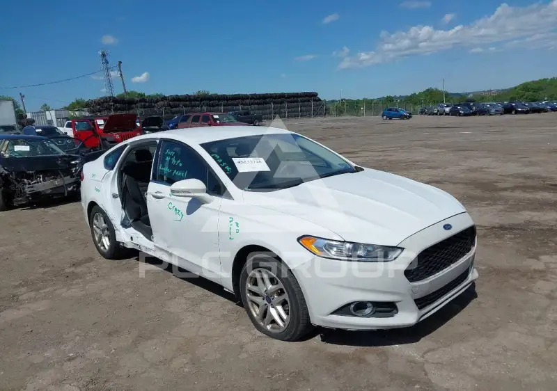 2016 Ford FUSION фото