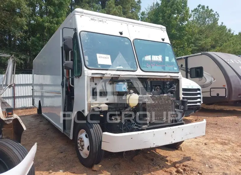2016 Ford F-590 photo