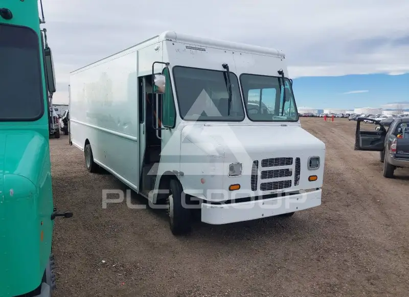 2016 Ford F-590 photo