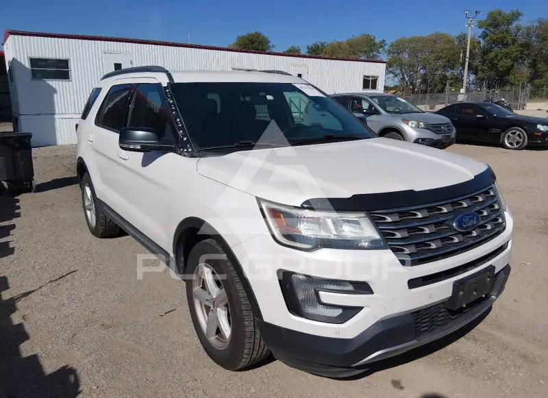 2016 Ford EXPLORER photo