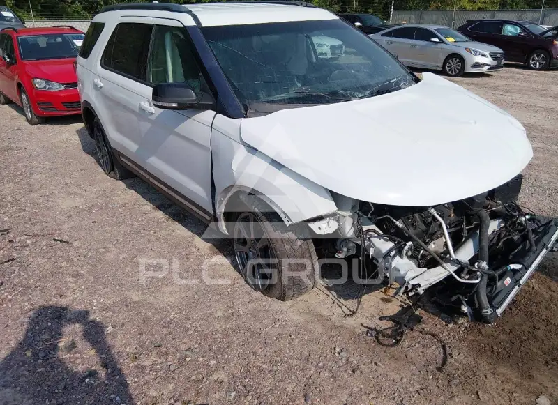 2016 Ford EXPLORER photo