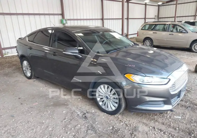 2016 Ford FUSION фото