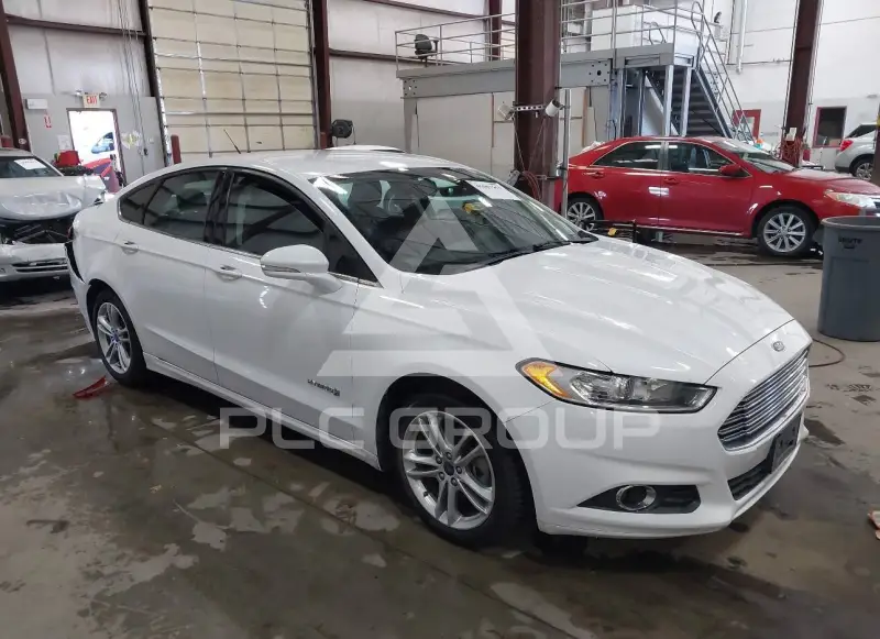 2016 Ford FUSION фото