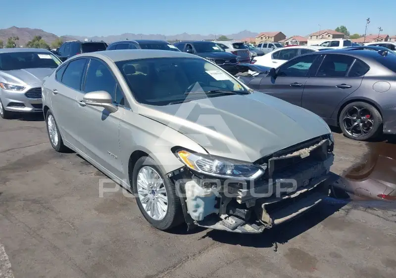 2016 Ford FUSION фото
