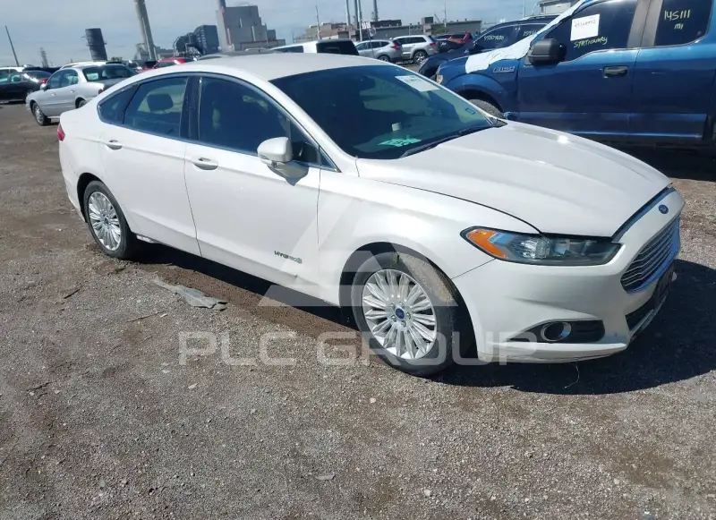 2016 Ford FUSION фото