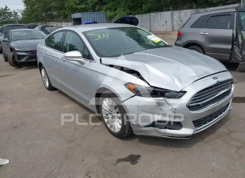 2016 Ford FUSION photo