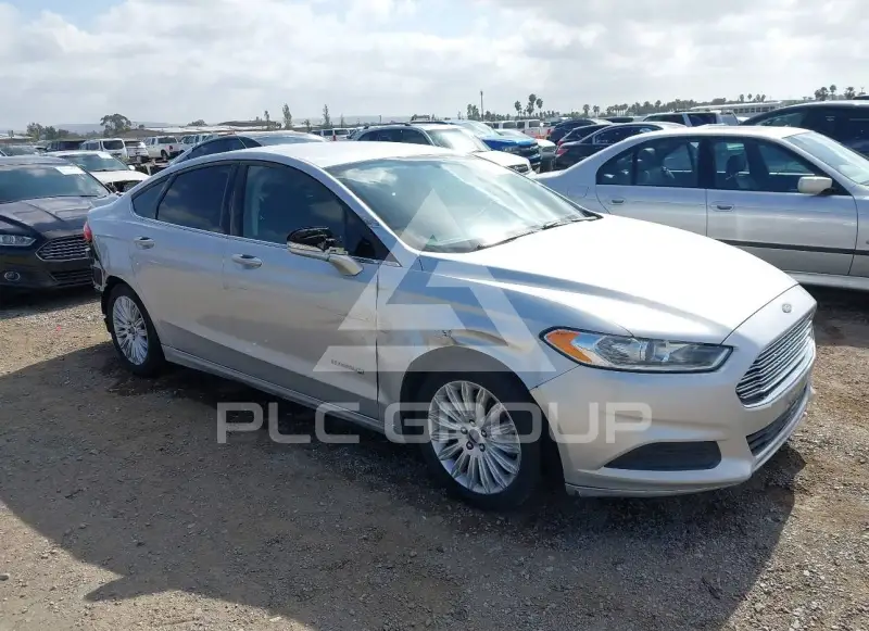 2016 Ford FUSION фото