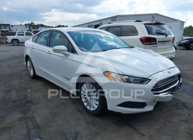 2016 Ford FUSION photo